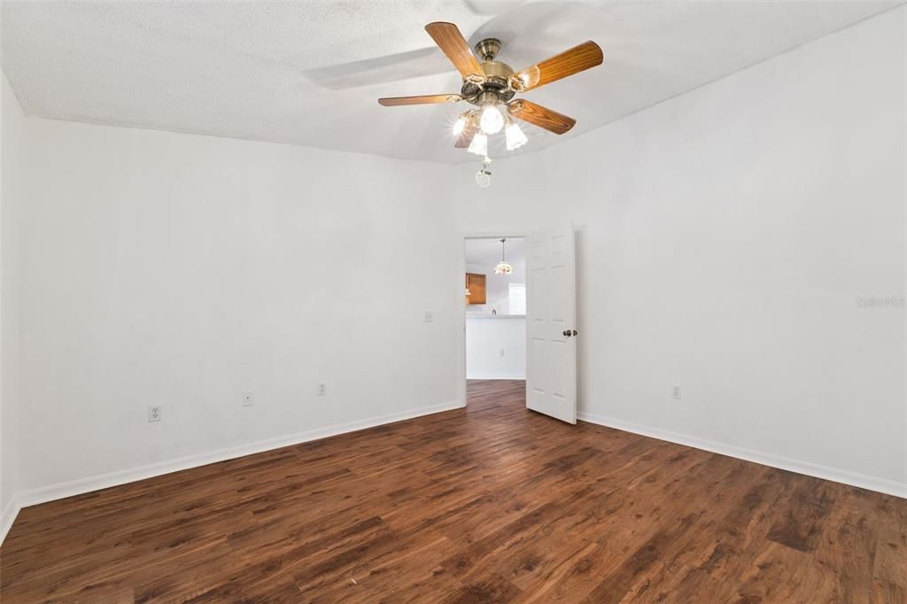 待售: $328,800 (2 贝兹, 2 浴室, 1508 平方英尺)