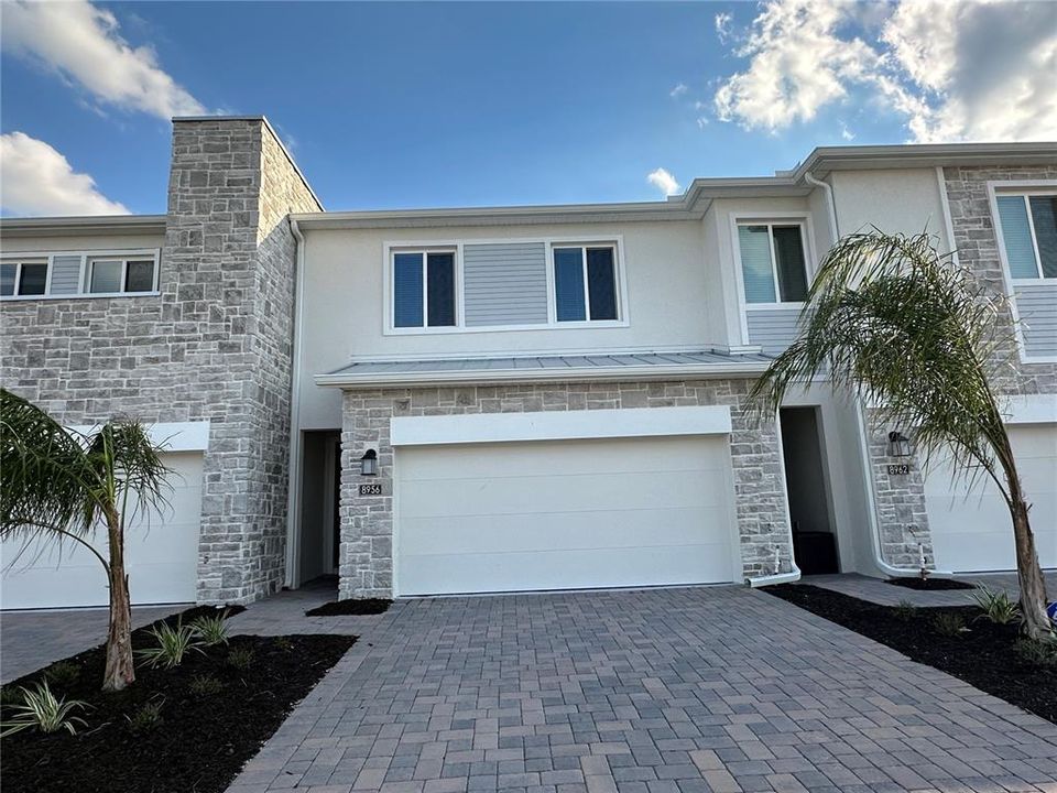 En Renta: $2,350 (3 camas, 2 baños, 2614 Pies cuadrados)