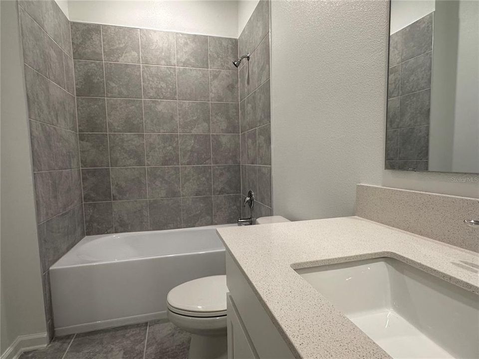 En Renta: $2,350 (3 camas, 2 baños, 2614 Pies cuadrados)