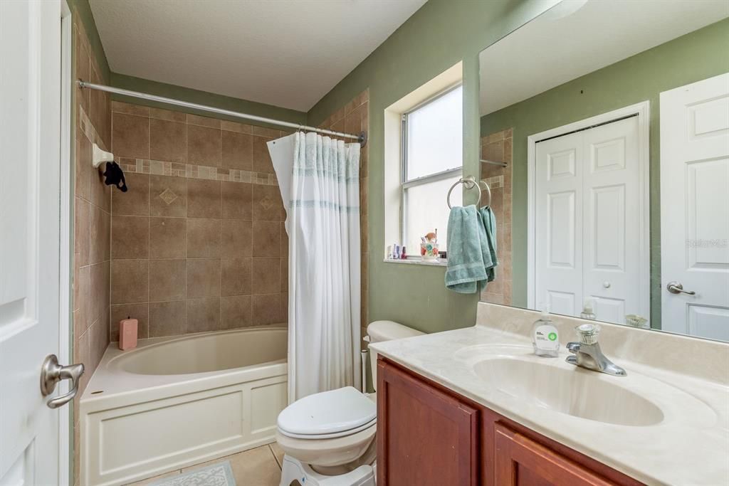 For Sale: $259,000 (3 beds, 2 baths, 1324 Square Feet)