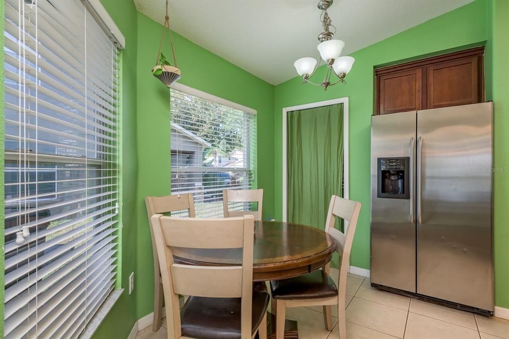 For Sale: $259,000 (3 beds, 2 baths, 1324 Square Feet)