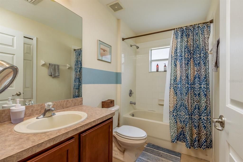 For Sale: $259,000 (3 beds, 2 baths, 1324 Square Feet)