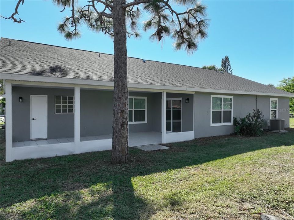 For Sale: $359,900 (3 beds, 2 baths, 1937 Square Feet)