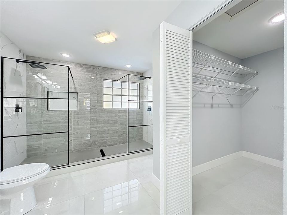 For Sale: $359,900 (3 beds, 2 baths, 1937 Square Feet)