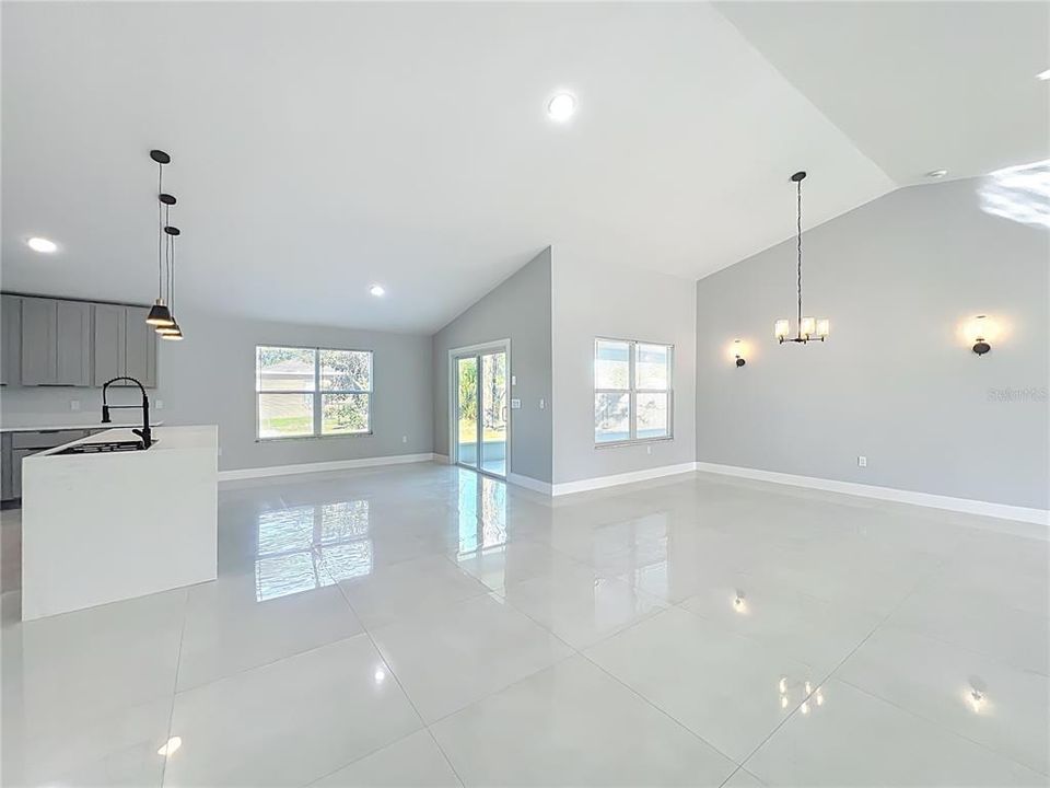 For Sale: $359,900 (3 beds, 2 baths, 1937 Square Feet)