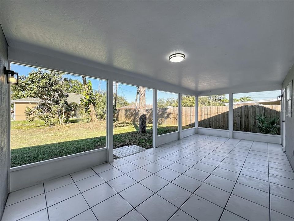 For Sale: $359,900 (3 beds, 2 baths, 1937 Square Feet)