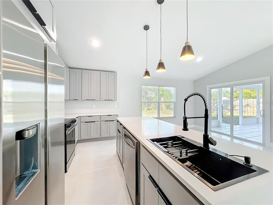 For Sale: $359,900 (3 beds, 2 baths, 1937 Square Feet)