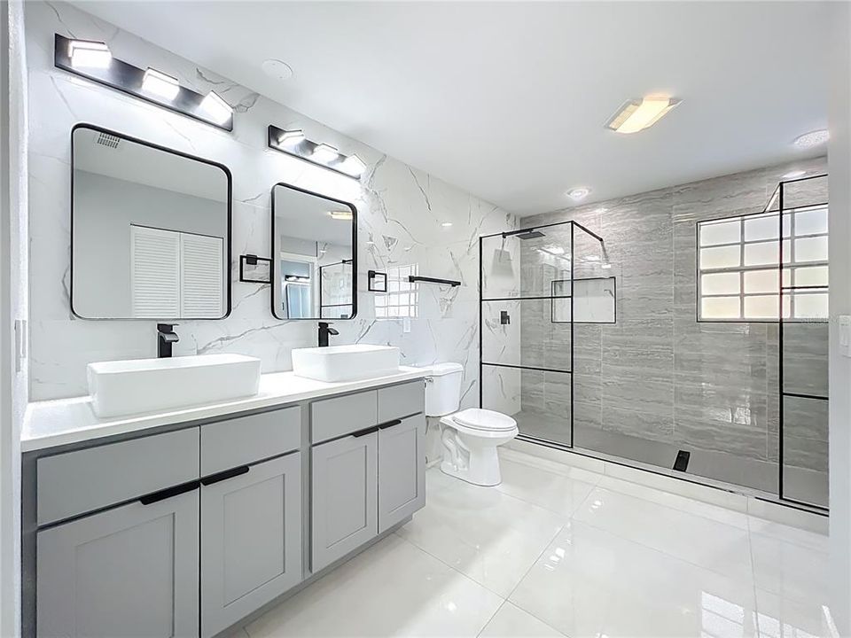 For Sale: $359,900 (3 beds, 2 baths, 1937 Square Feet)