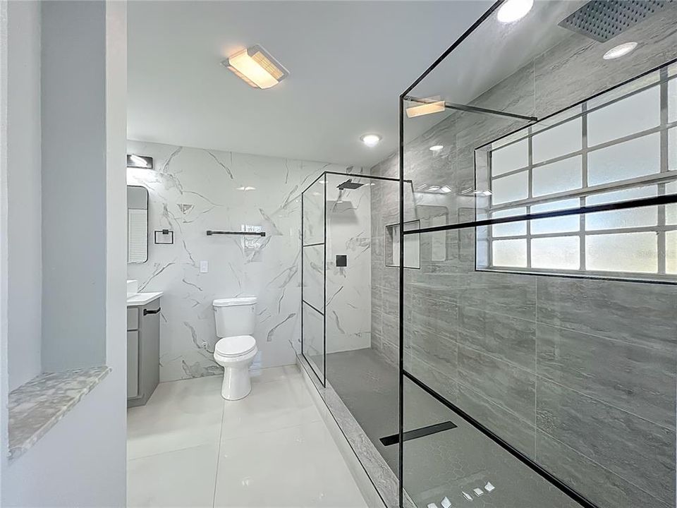 For Sale: $359,900 (3 beds, 2 baths, 1937 Square Feet)