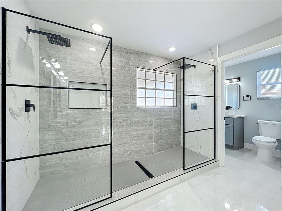 For Sale: $359,900 (3 beds, 2 baths, 1937 Square Feet)