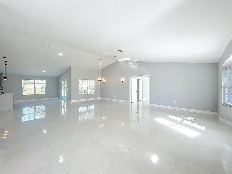 For Sale: $359,900 (3 beds, 2 baths, 1937 Square Feet)