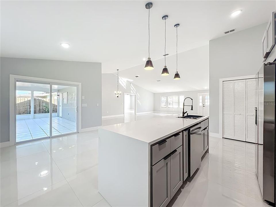 For Sale: $359,900 (3 beds, 2 baths, 1937 Square Feet)