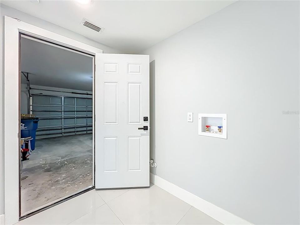 For Sale: $359,900 (3 beds, 2 baths, 1937 Square Feet)