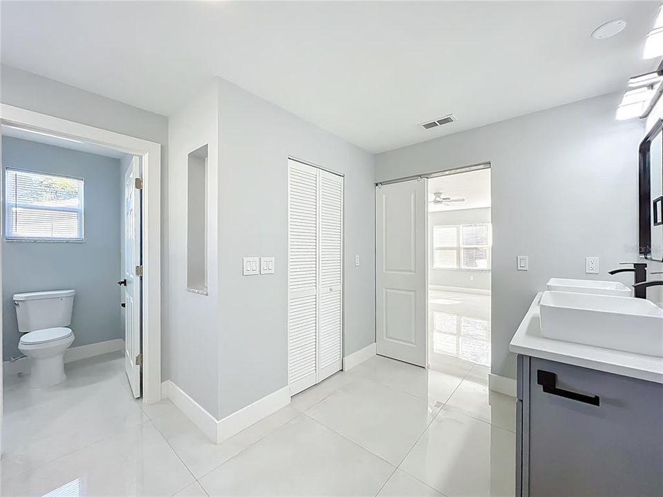 For Sale: $359,900 (3 beds, 2 baths, 1937 Square Feet)