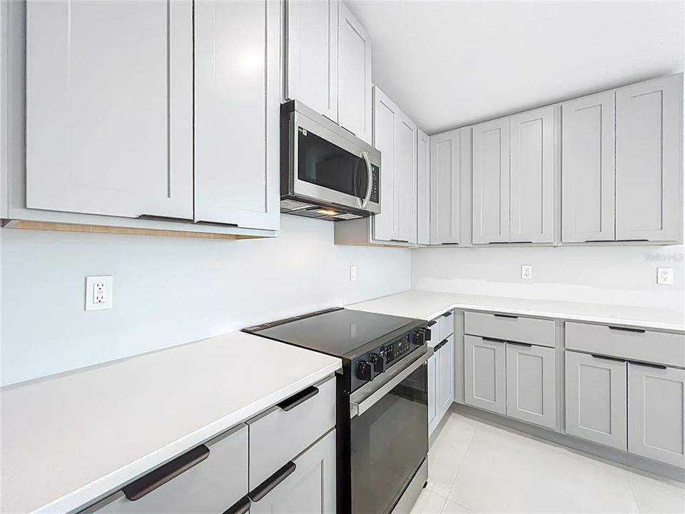 For Sale: $359,900 (3 beds, 2 baths, 1937 Square Feet)