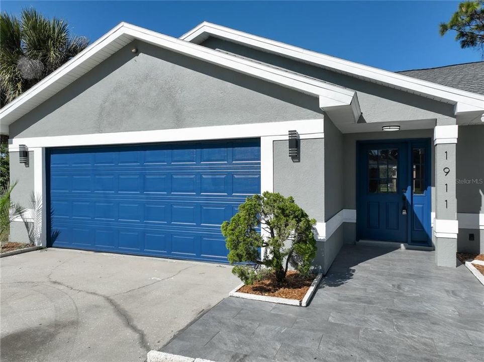 For Sale: $359,900 (3 beds, 2 baths, 1937 Square Feet)