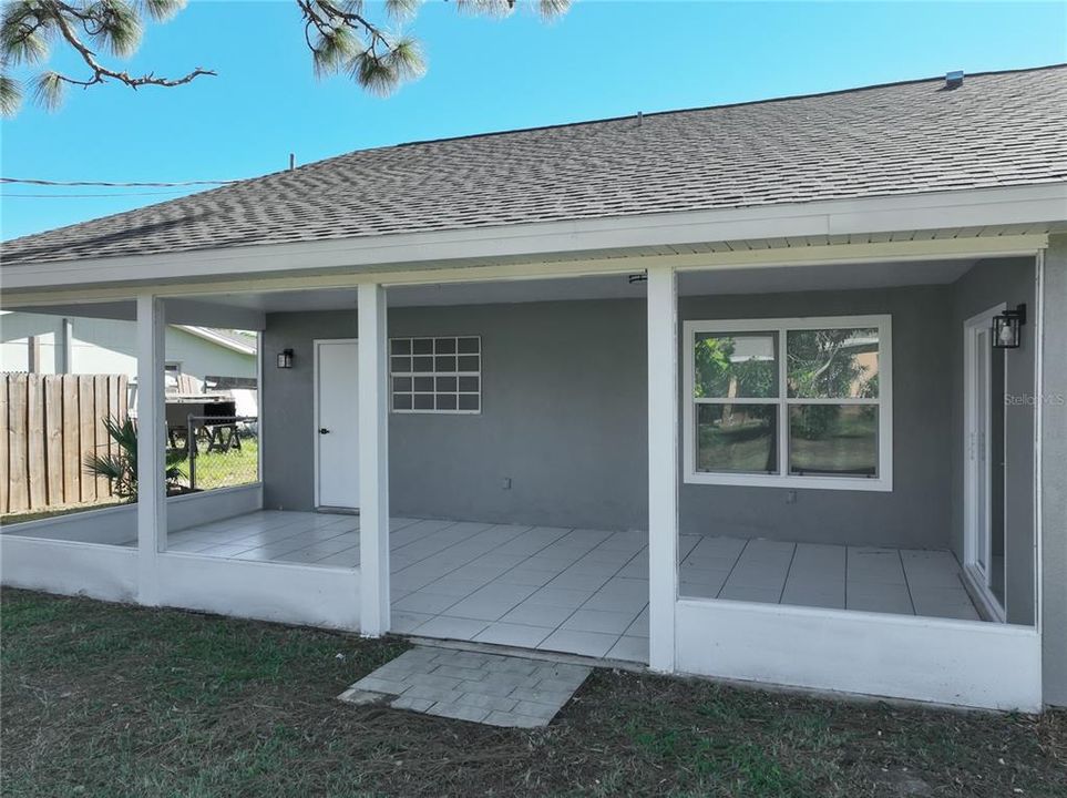 For Sale: $359,900 (3 beds, 2 baths, 1937 Square Feet)