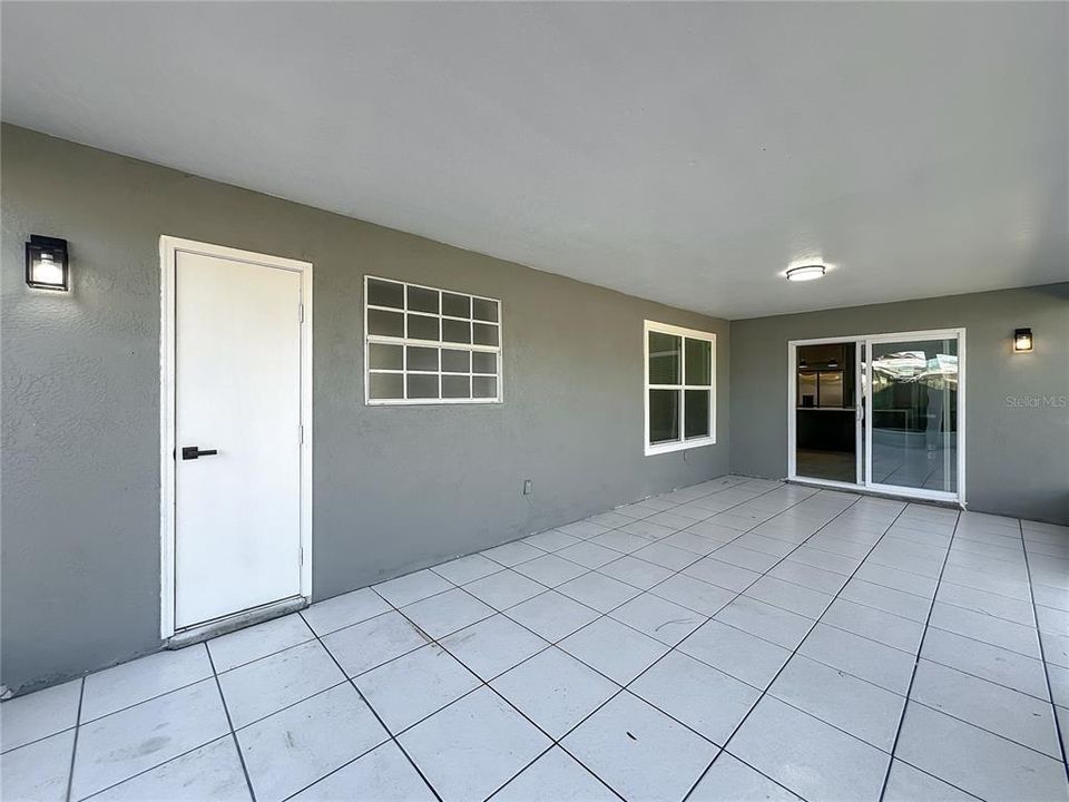 For Sale: $359,900 (3 beds, 2 baths, 1937 Square Feet)