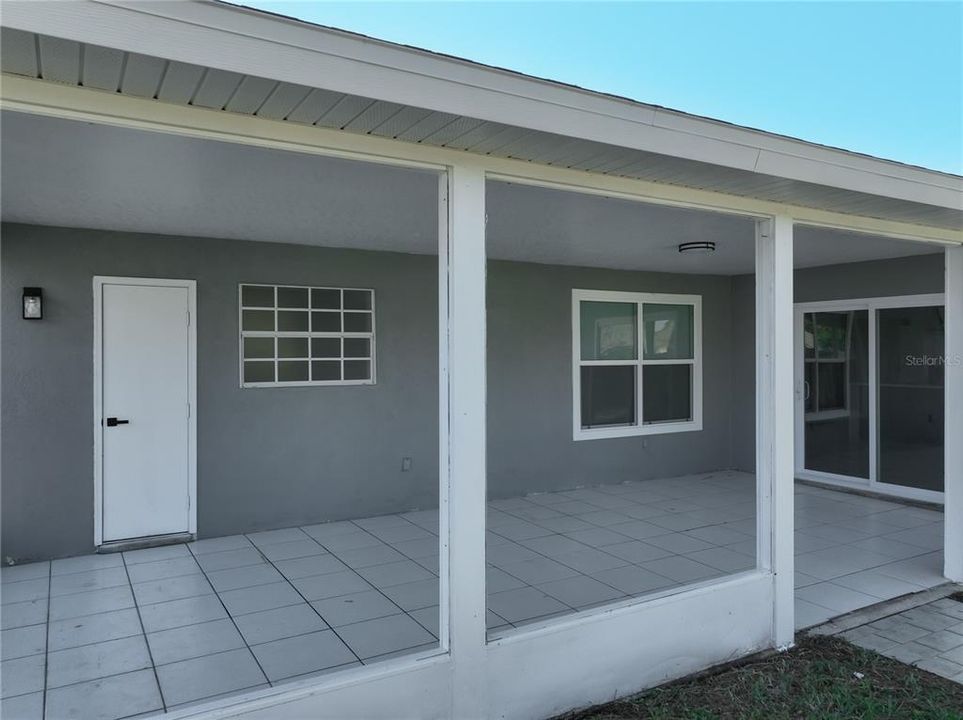 For Sale: $359,900 (3 beds, 2 baths, 1937 Square Feet)