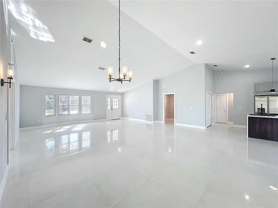 For Sale: $359,900 (3 beds, 2 baths, 1937 Square Feet)