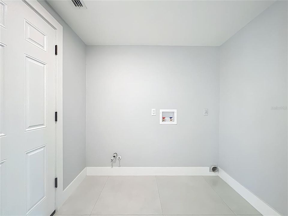 For Sale: $359,900 (3 beds, 2 baths, 1937 Square Feet)