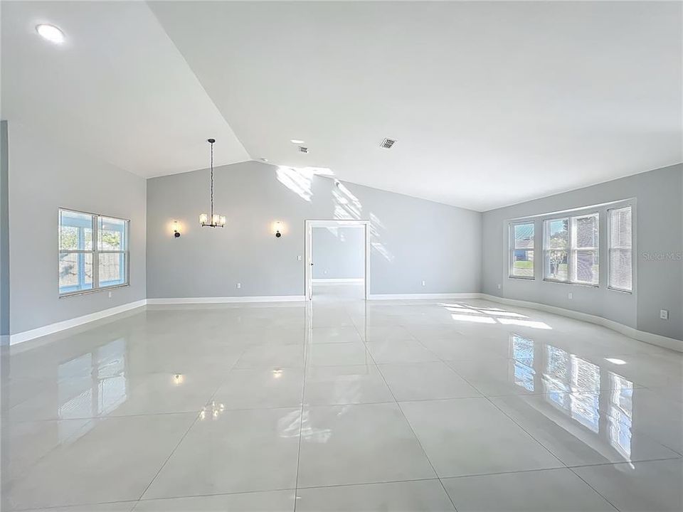 For Sale: $359,900 (3 beds, 2 baths, 1937 Square Feet)