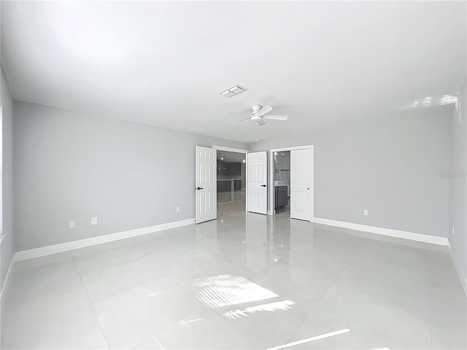 For Sale: $359,900 (3 beds, 2 baths, 1937 Square Feet)