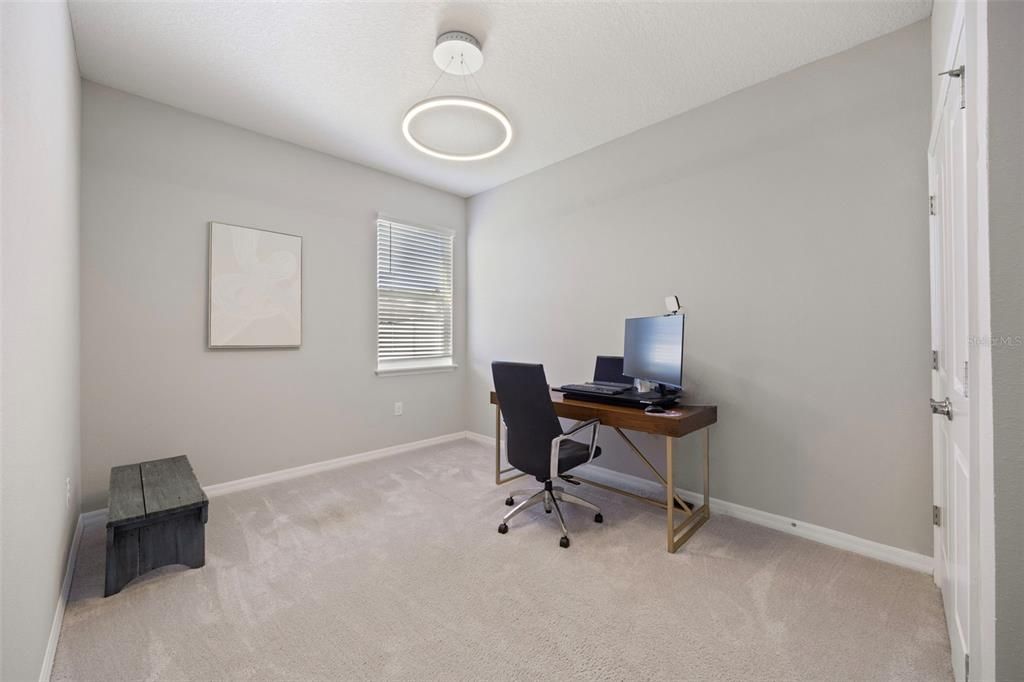 Под контрактом: $675,000 (4 спален, 3 ванн, 2738 Квадратных фут)