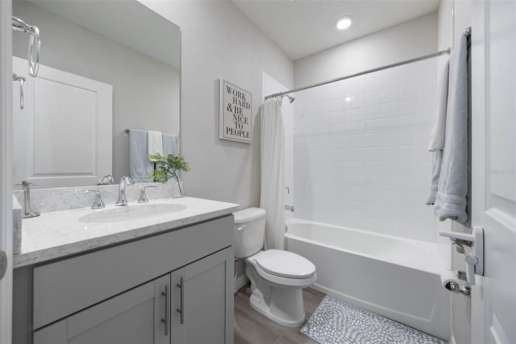 Под контрактом: $675,000 (4 спален, 3 ванн, 2738 Квадратных фут)