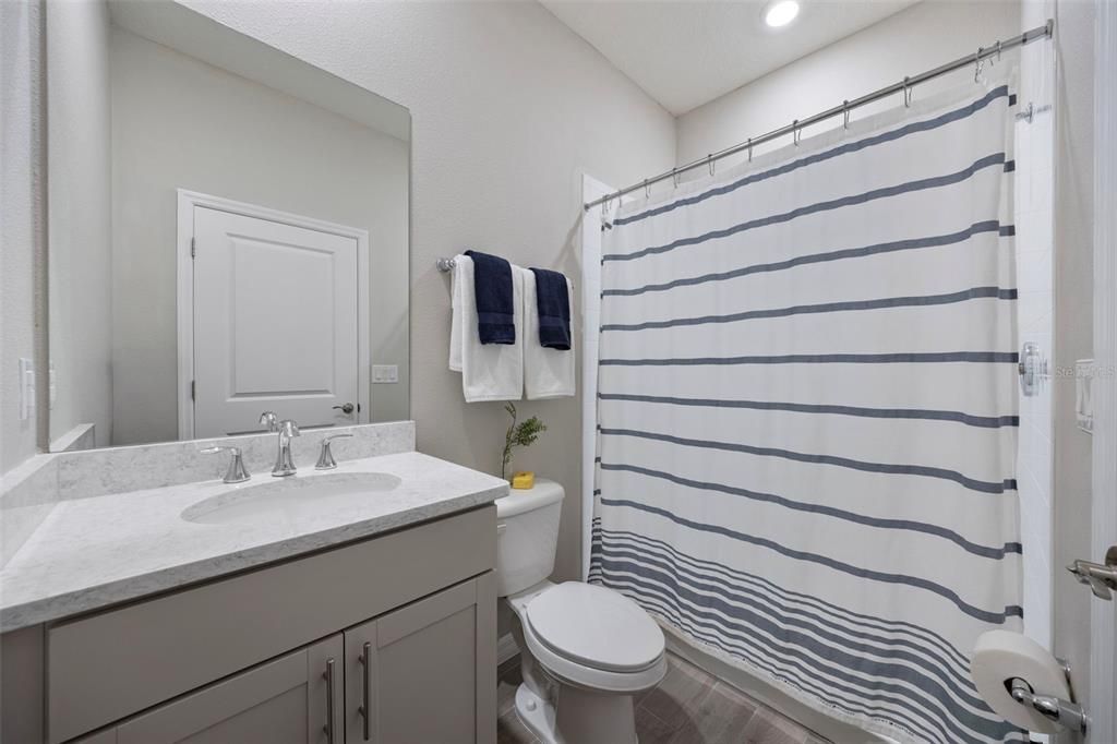 Под контрактом: $675,000 (4 спален, 3 ванн, 2738 Квадратных фут)