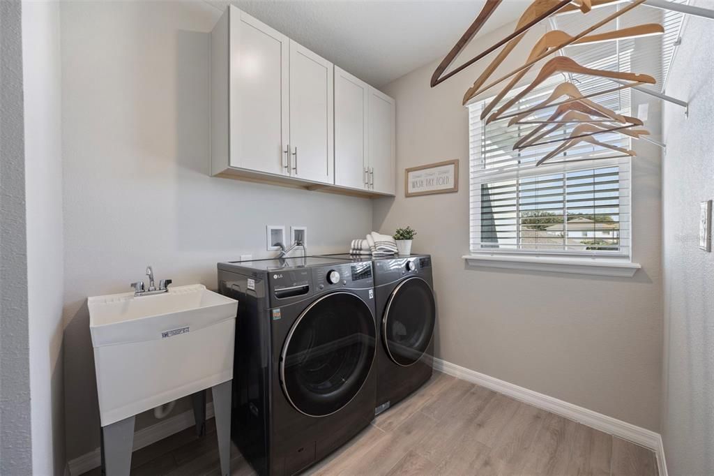 Под контрактом: $675,000 (4 спален, 3 ванн, 2738 Квадратных фут)