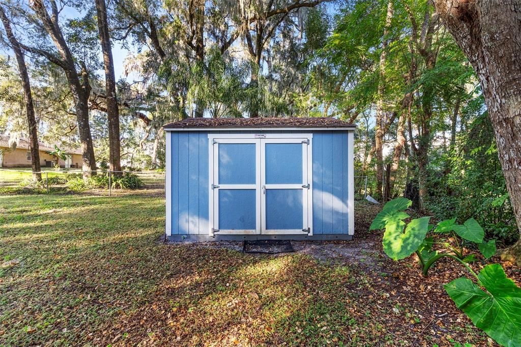 Active With Contract: $239,900 (2 beds, 2 baths, 930 Square Feet)