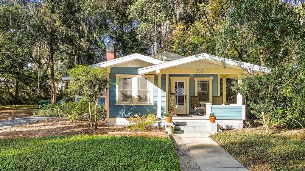 Active With Contract: $239,900 (2 beds, 2 baths, 930 Square Feet)