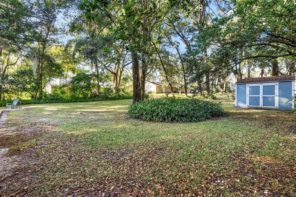 Active With Contract: $239,900 (2 beds, 2 baths, 930 Square Feet)