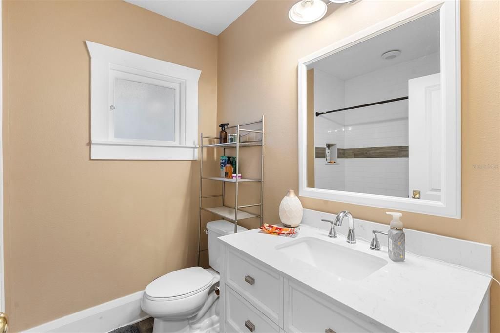 Active With Contract: $239,900 (2 beds, 2 baths, 930 Square Feet)