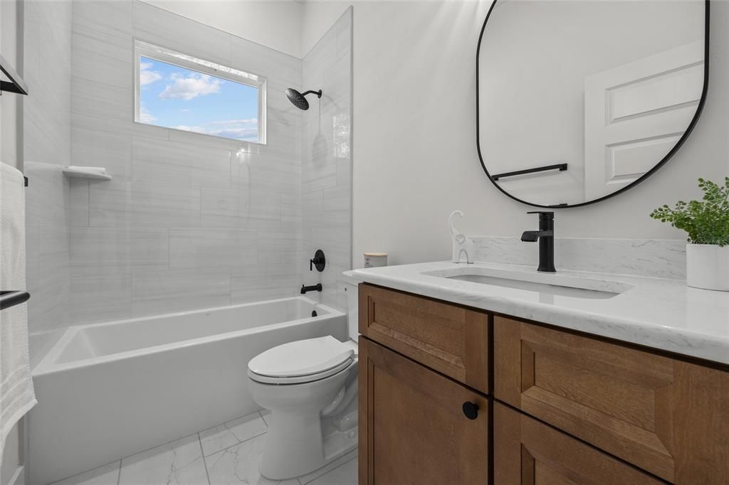 En Venta: $449,900 (3 camas, 2 baños, 1644 Pies cuadrados)