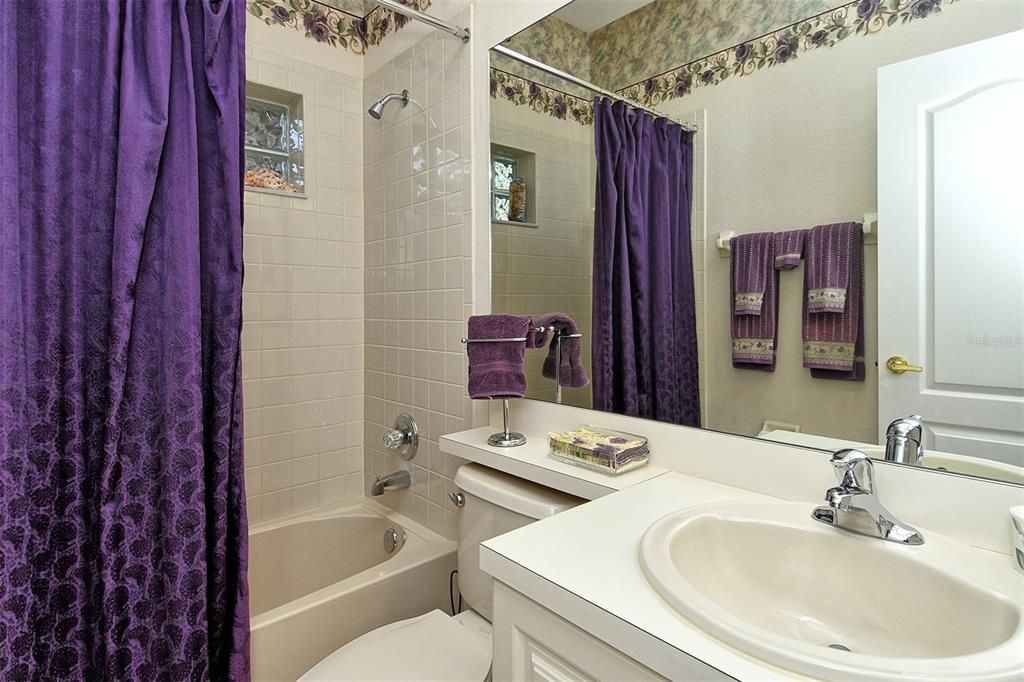 待售: $369,900 (2 贝兹, 2 浴室, 1572 平方英尺)