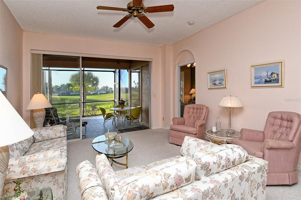 待售: $369,900 (2 贝兹, 2 浴室, 1572 平方英尺)