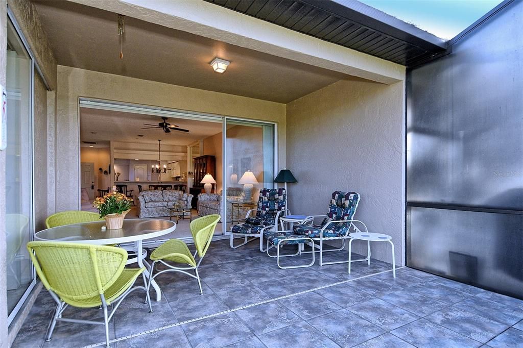 待售: $369,900 (2 贝兹, 2 浴室, 1572 平方英尺)