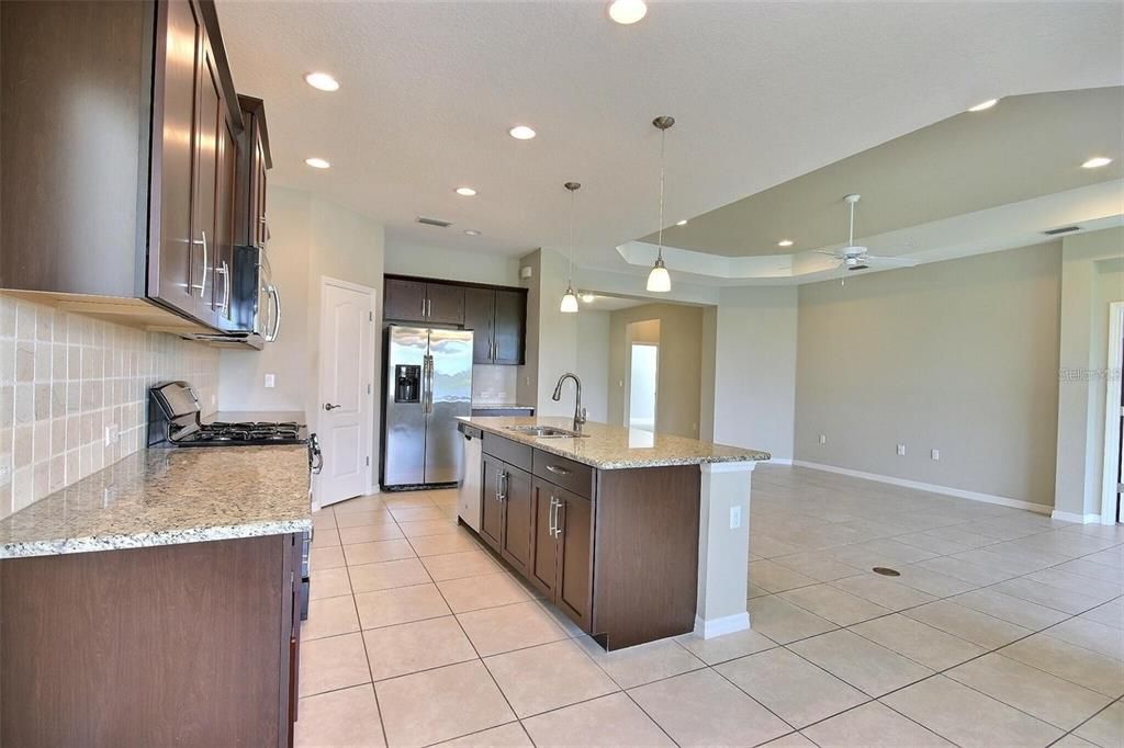 For Rent: $2,900 (4 beds, 3 baths, 2222 Square Feet)