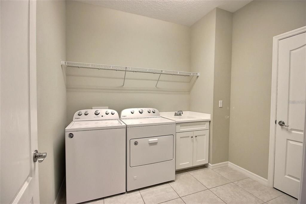 For Rent: $2,900 (4 beds, 3 baths, 2222 Square Feet)