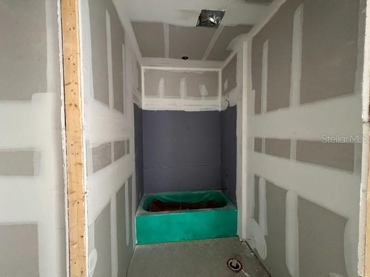 Active With Contract: $399,990 (3 beds, 2 baths, 1709 Square Feet)