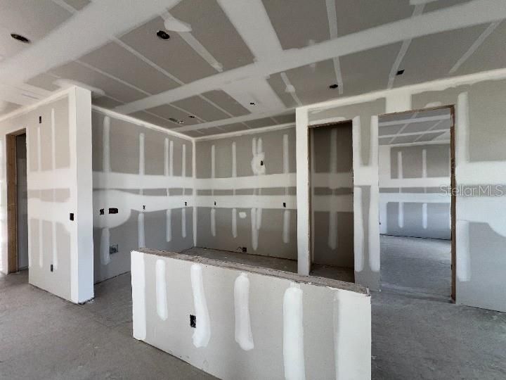 Active With Contract: $399,990 (3 beds, 2 baths, 1709 Square Feet)