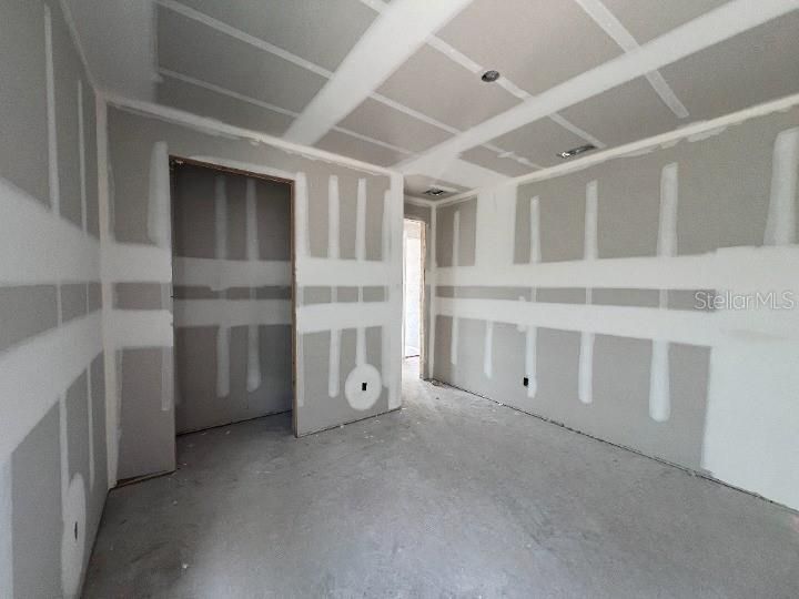 Active With Contract: $399,990 (3 beds, 2 baths, 1709 Square Feet)