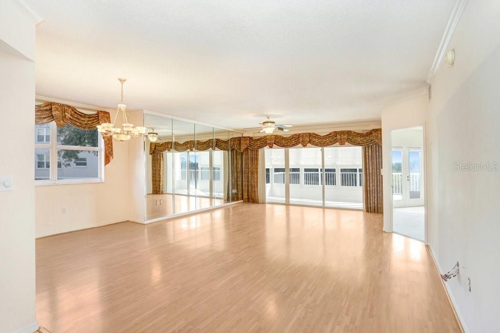 En Venta: $365,000 (3 camas, 2 baños, 1805 Pies cuadrados)