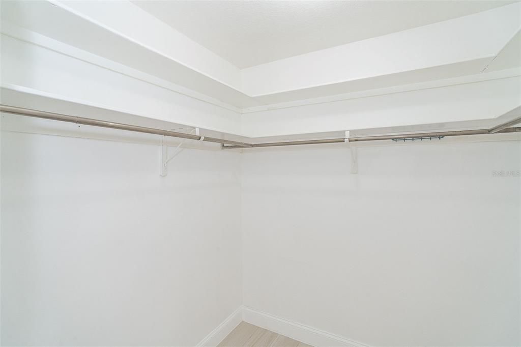 For Sale: $800,000 (3 beds, 3 baths, 2299 Square Feet)