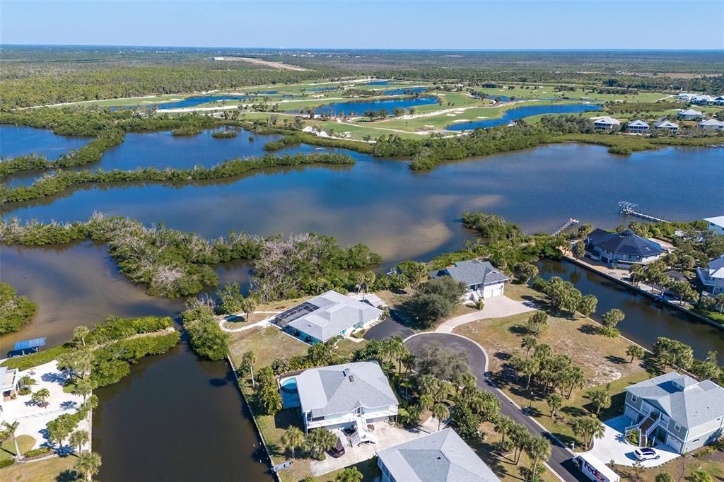 For Sale: $800,000 (3 beds, 3 baths, 2299 Square Feet)