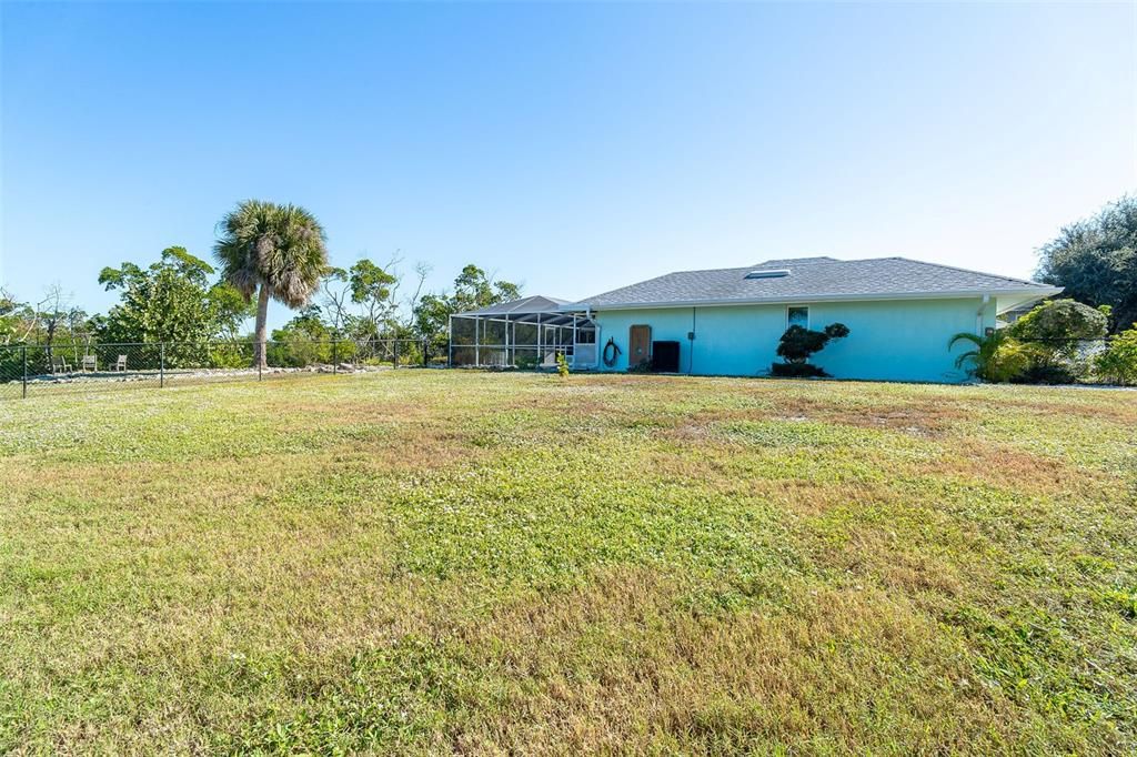 For Sale: $800,000 (3 beds, 3 baths, 2299 Square Feet)