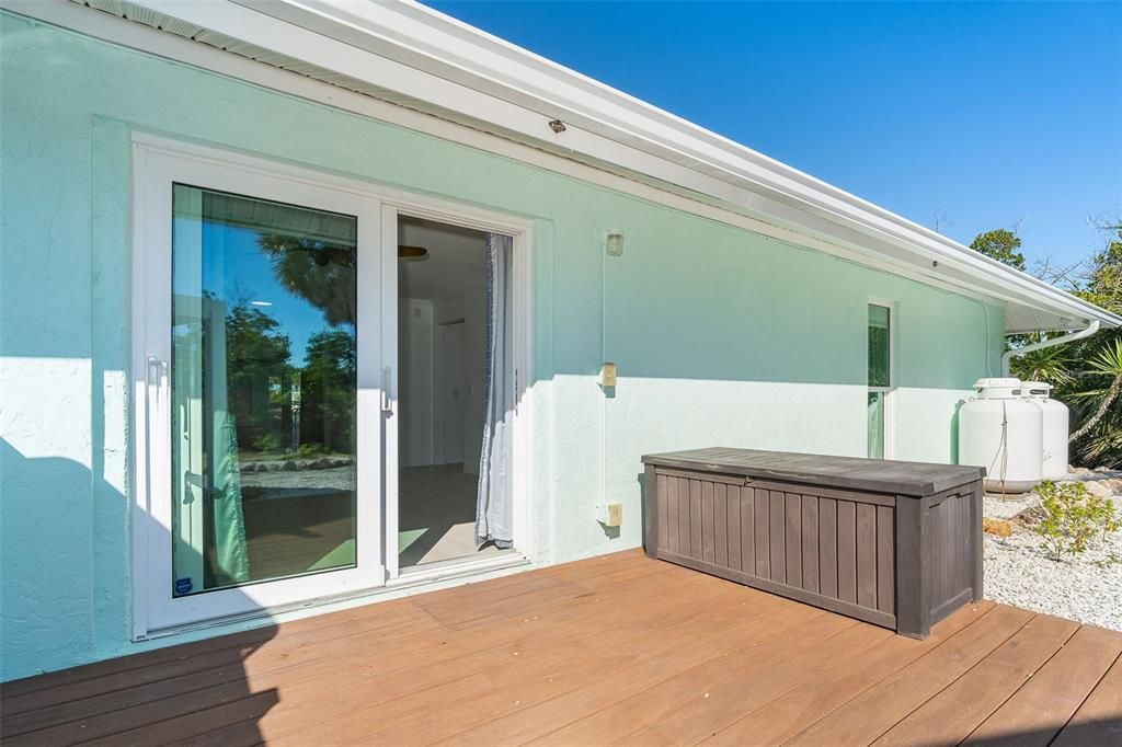 For Sale: $800,000 (3 beds, 3 baths, 2299 Square Feet)