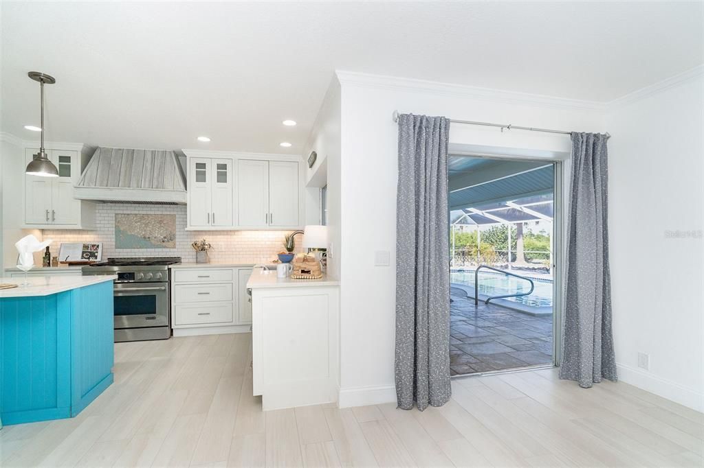 For Sale: $800,000 (3 beds, 3 baths, 2299 Square Feet)